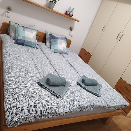 Twowheels Apartment - Apartment With Bicycles Novi Sad Exteriör bild