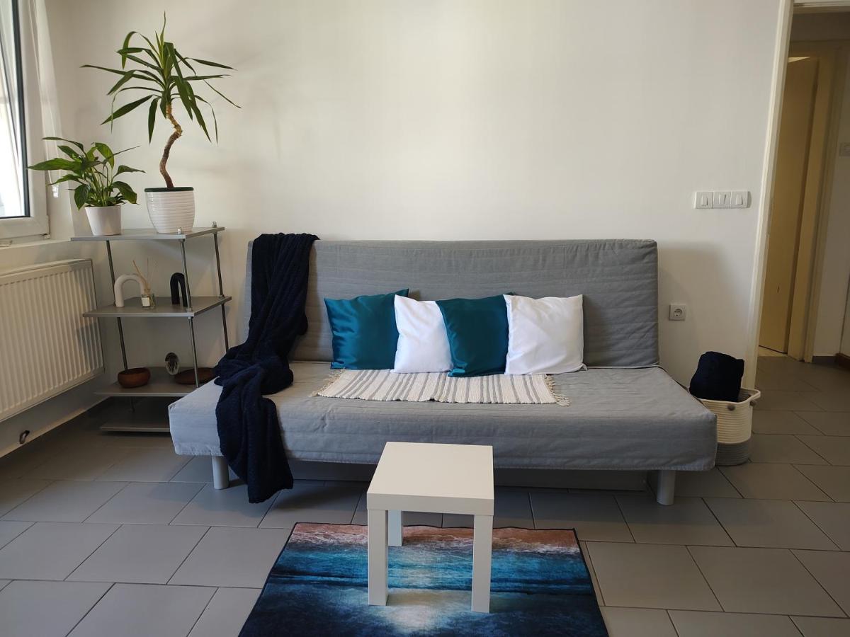 Twowheels Apartment - Apartment With Bicycles Novi Sad Exteriör bild