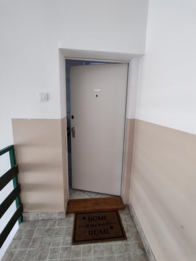 Twowheels Apartment - Apartment With Bicycles Novi Sad Exteriör bild