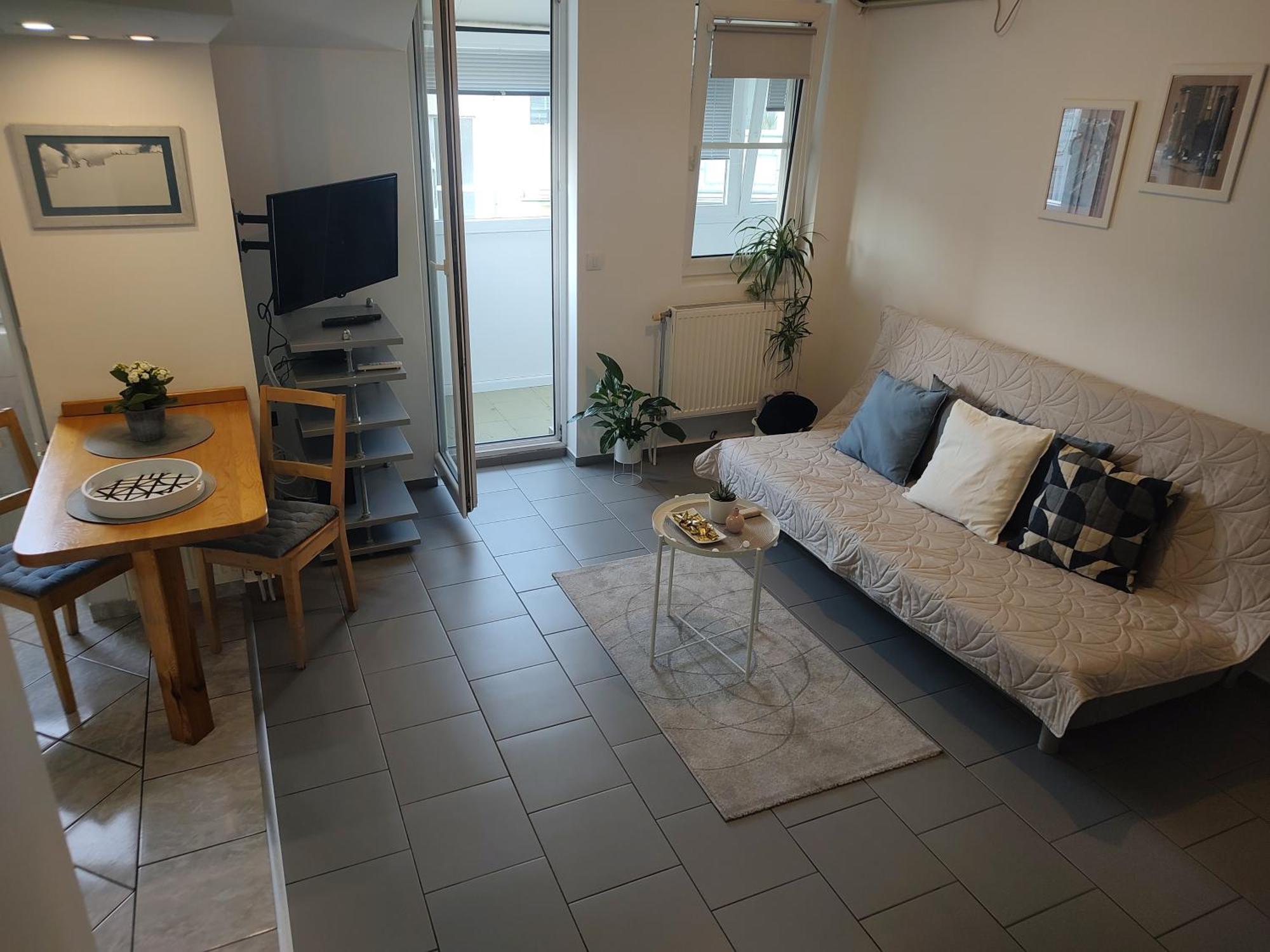 Twowheels Apartment - Apartment With Bicycles Novi Sad Exteriör bild
