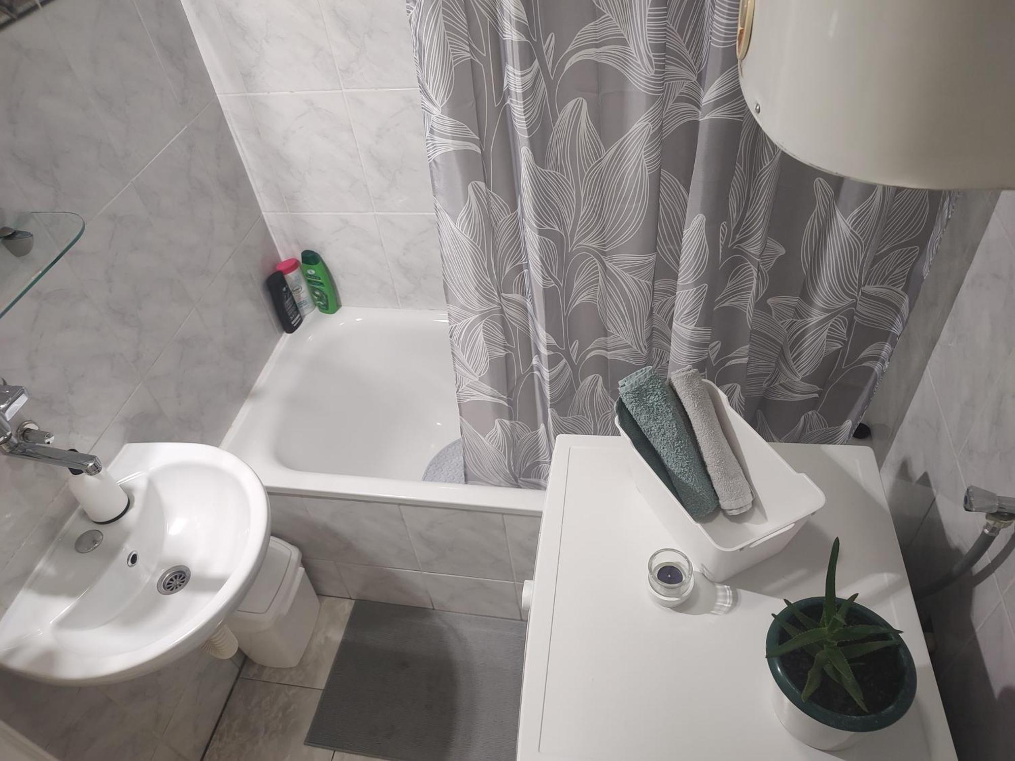 Twowheels Apartment - Apartment With Bicycles Novi Sad Exteriör bild