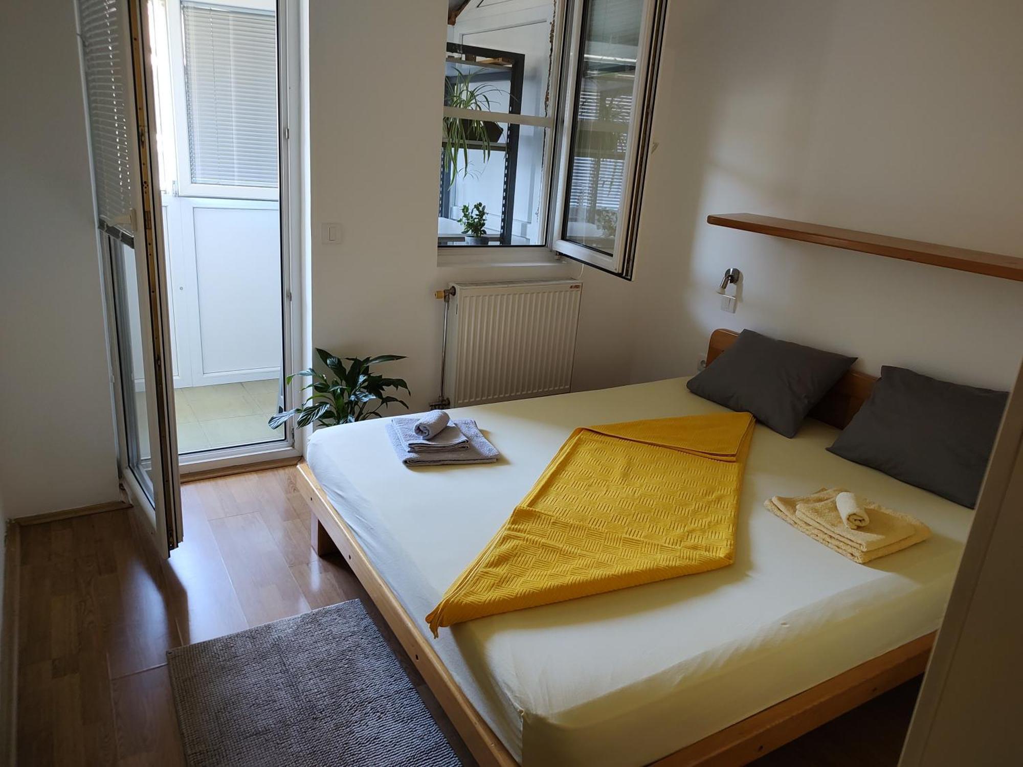 Twowheels Apartment - Apartment With Bicycles Novi Sad Exteriör bild