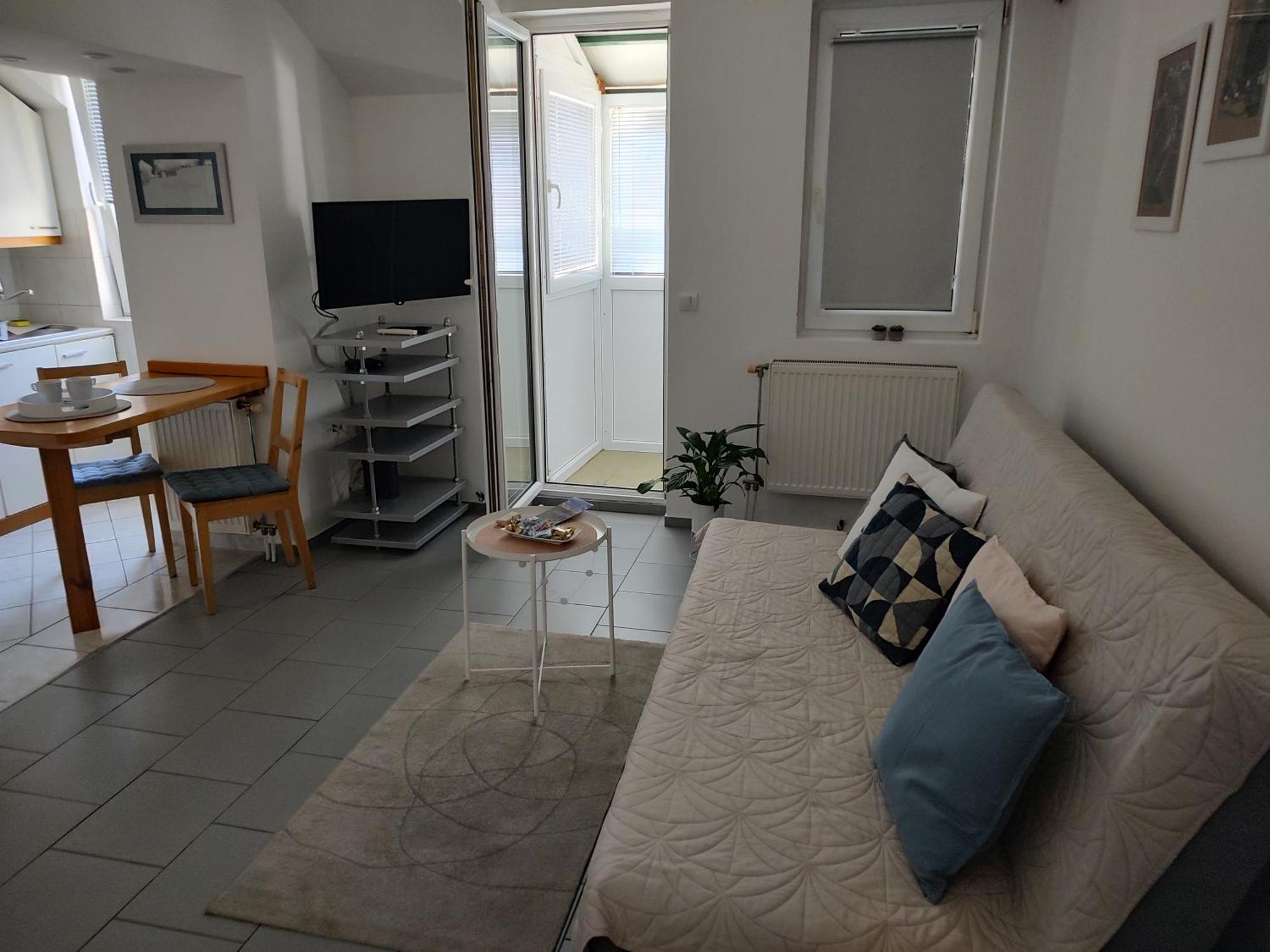 Twowheels Apartment - Apartment With Bicycles Novi Sad Exteriör bild