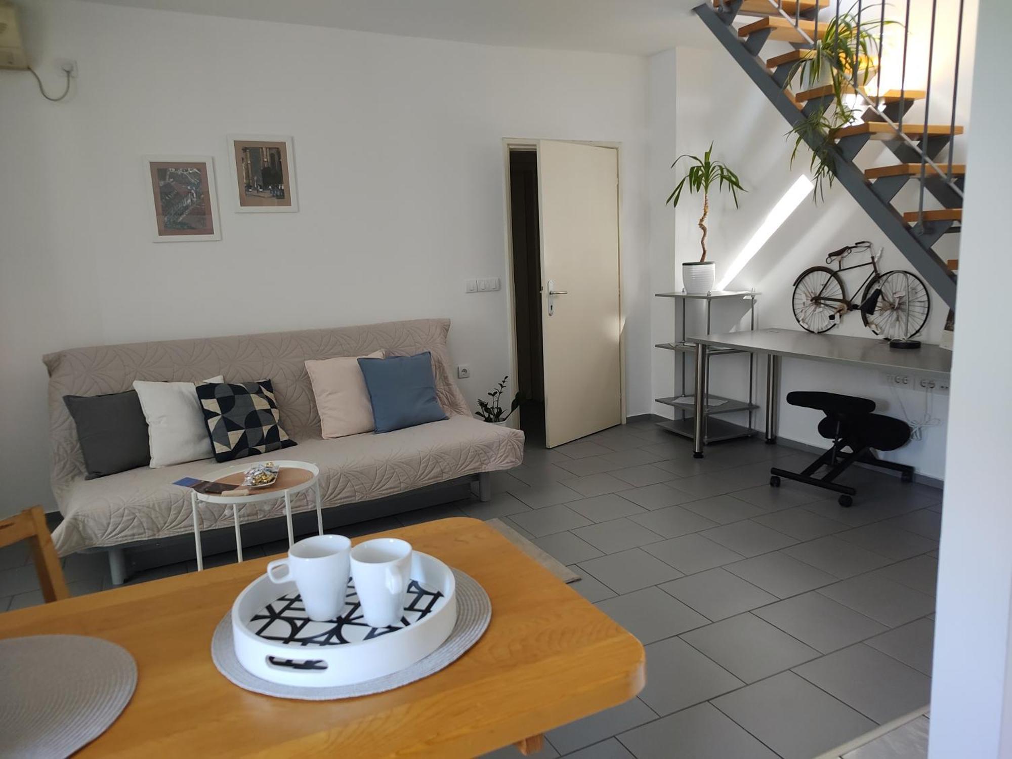 Twowheels Apartment - Apartment With Bicycles Novi Sad Exteriör bild